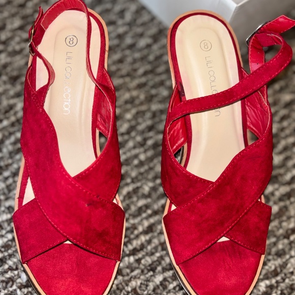 Womans red wedge heels size 8 NIB - Picture 4 of 12